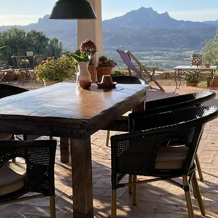 Grosse Mit Pool, Rundumblick, Fuer 1 2 Familie * Cannigione